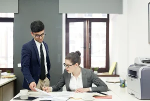 Strategi Legal Officer Perusahaan dalam Mengelola Kontrak, Risiko Hukum, dan Kepatuhan Regulasi