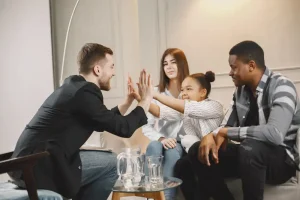 Cara Membangun Team Spirit & Emotional Skill untuk Luxury Experience